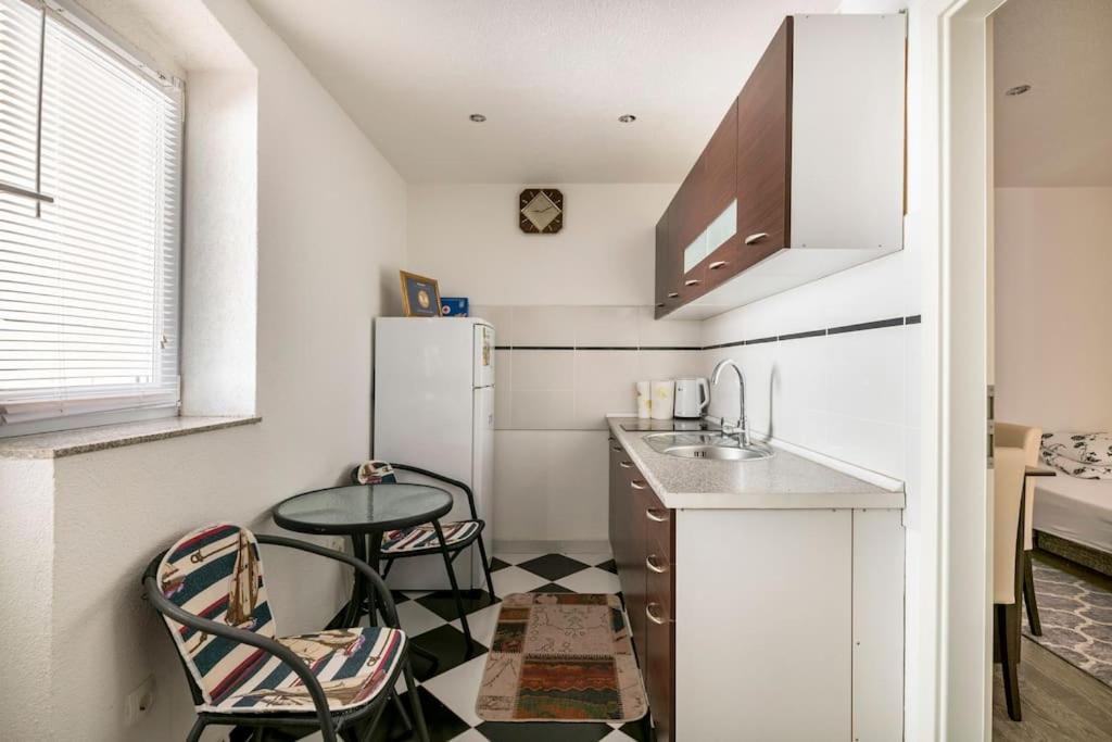 Studio Apartment Grgic Šibenik Exteriör bild